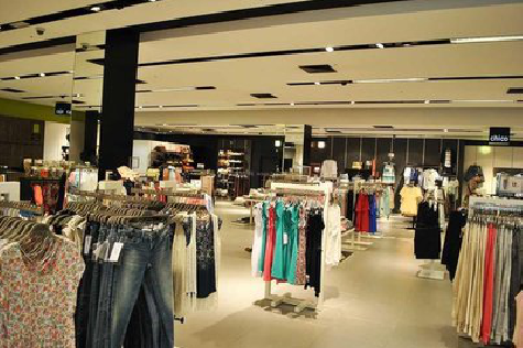 新龙商场里的店面怎么装修？